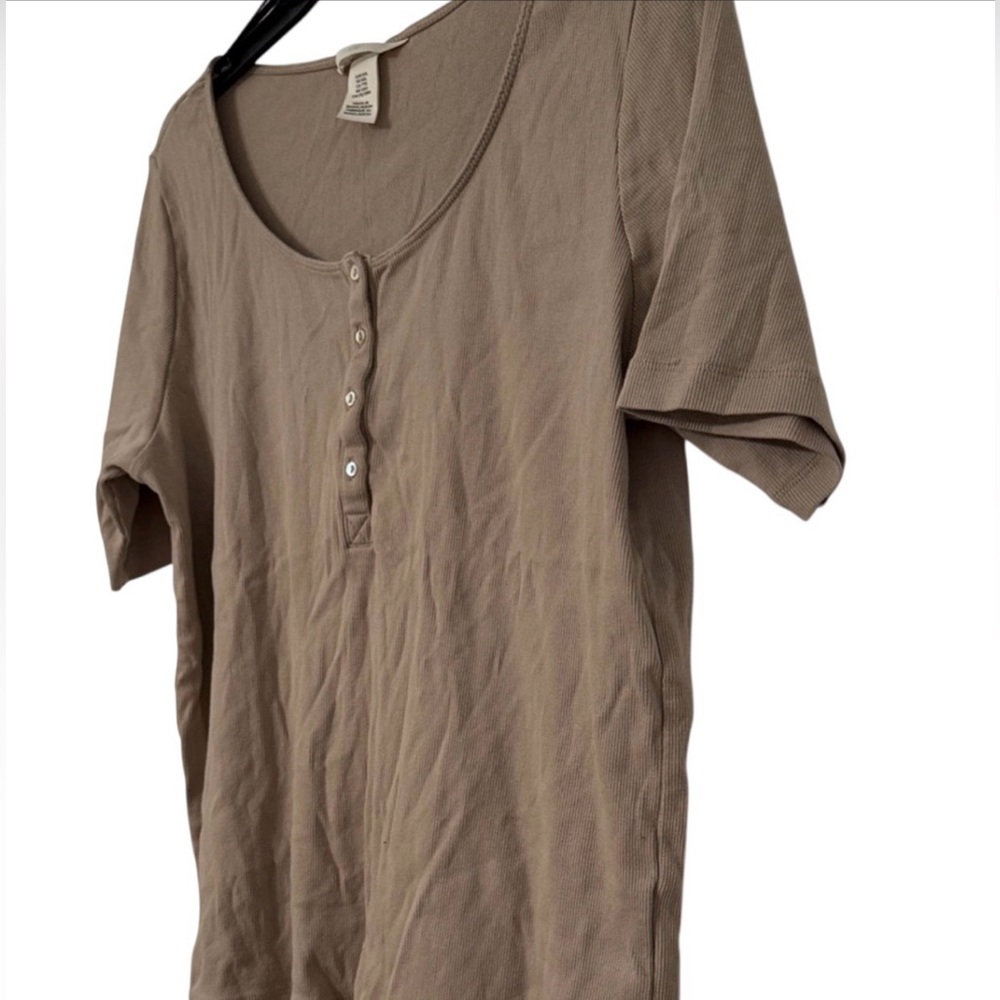 H&M Ribbed Button-Front Scoop Neck Top – XXL - Picture 4 of 6